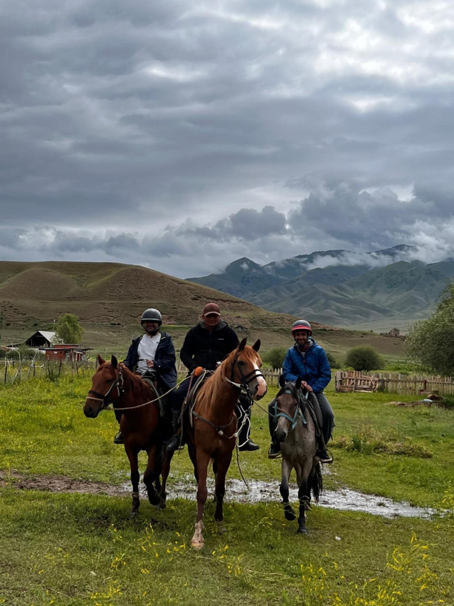 Kyzart Hotel & Horse Tours Bagysh 외부 사진