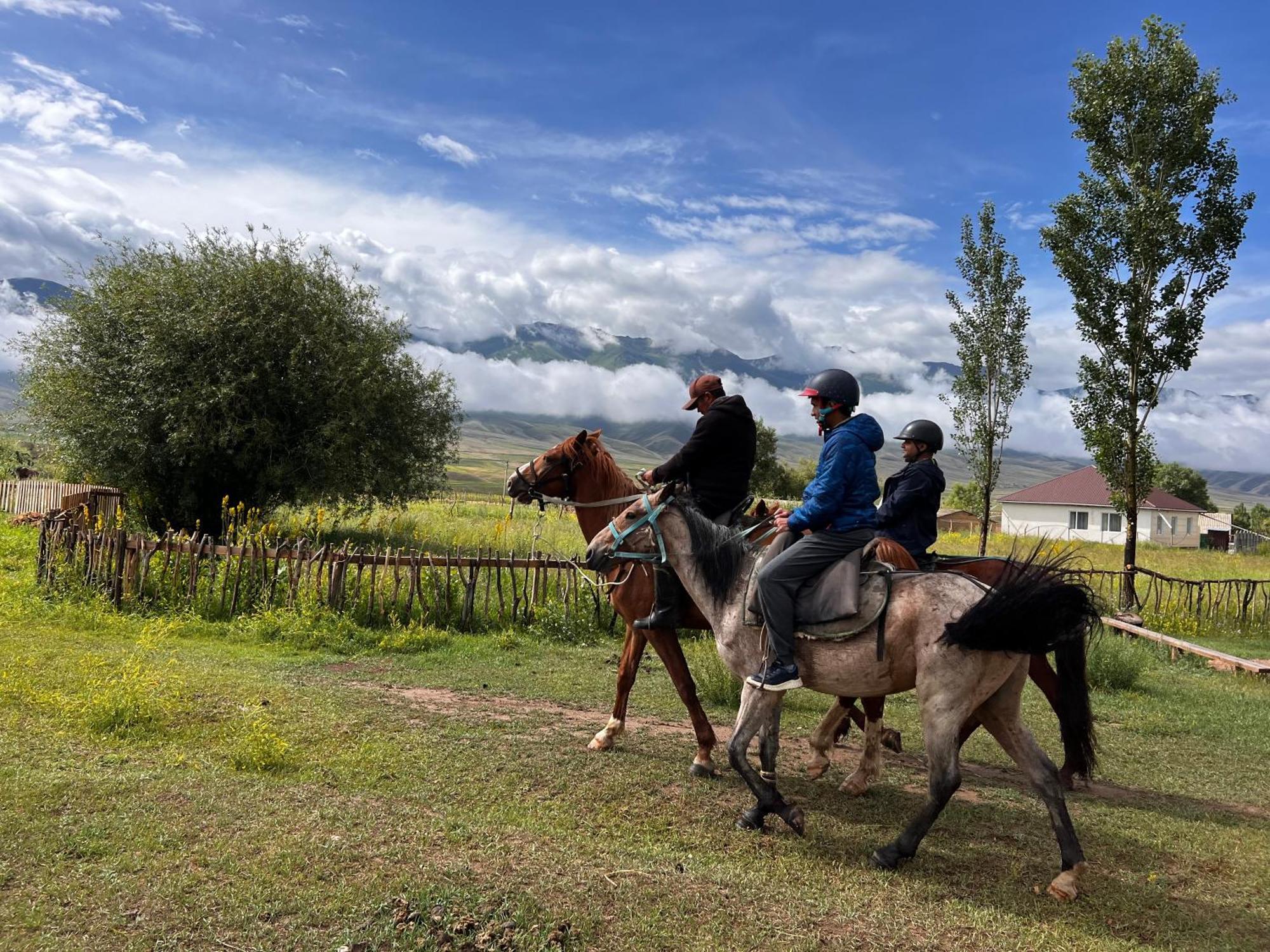 Kyzart Hotel & Horse Tours Bagysh 외부 사진
